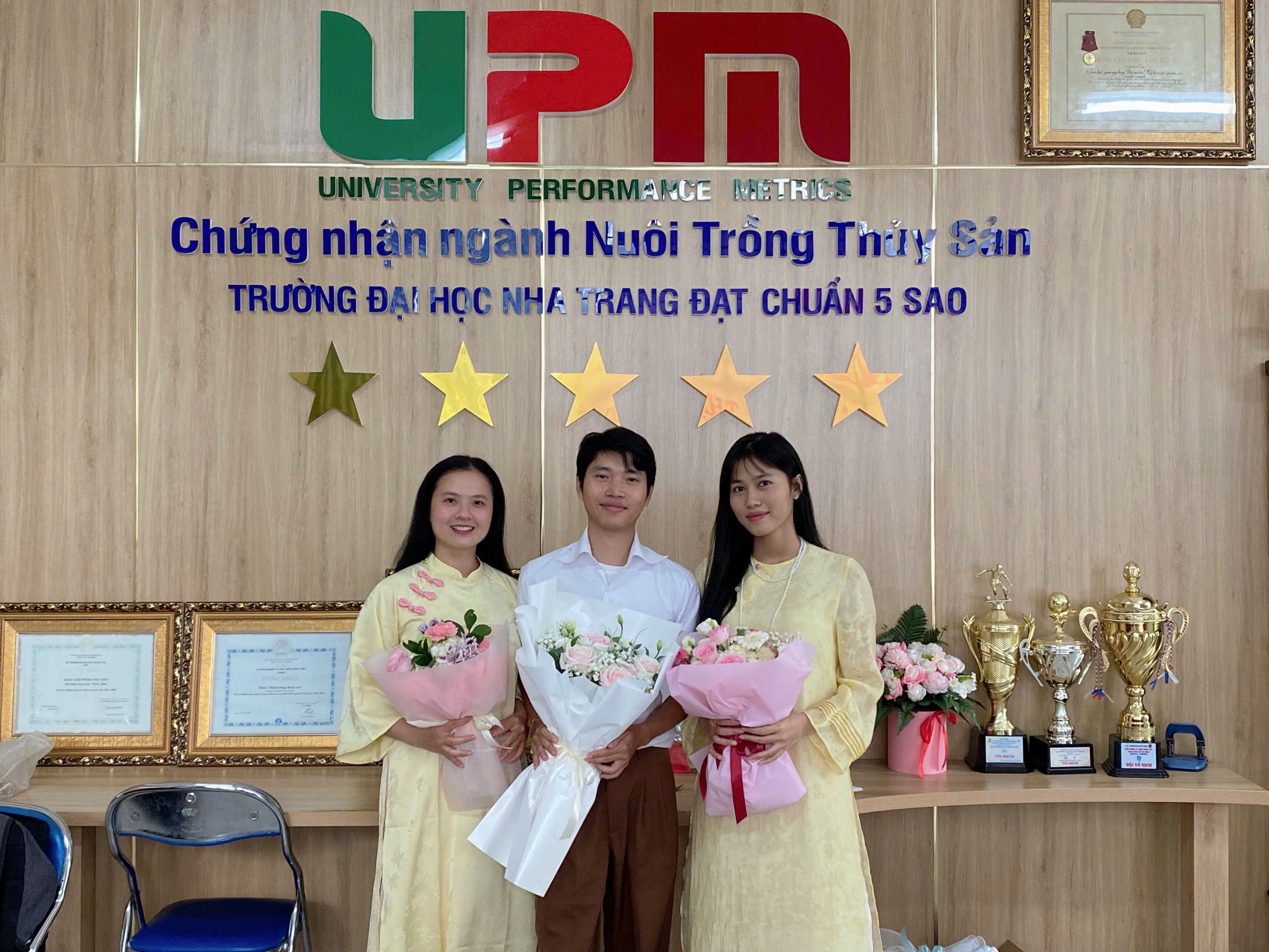 Chúc mừng học viên cao học bảo vệ thành công luận văn/đề án/đồ án tốt nghiệp!