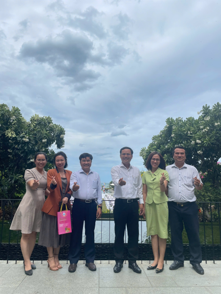 Trường Đại học Nha Trang tổ chức tư vấn tuyển sinh và học tập kinh nghiệm tại các cơ sở giáo dục và doanh nghiệp
